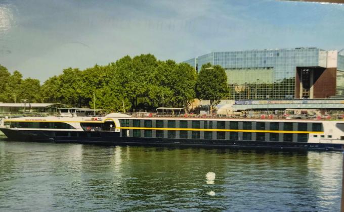 ROLLIN’ ON THE RIVER IN FRANCE