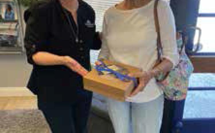 ► Thanks Terri! Thank you to longtime FV Living advertiser Terri Simes for providing the prize for September’s FV Finds. Here she is with Bobbie Purdue who won a dozen cookies from Lucky 13 Sweets &amp; Treats.