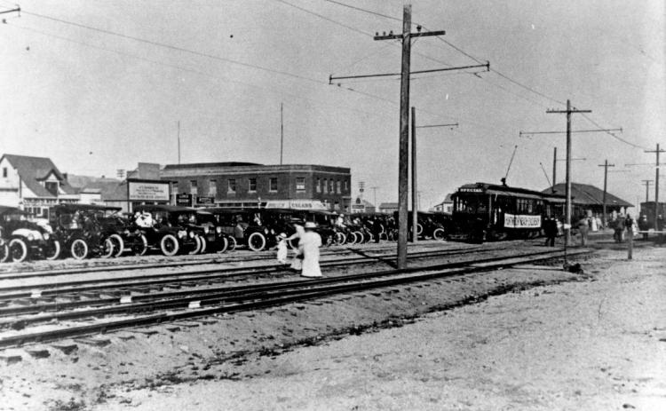 Pacific Electric Red Car at Main St. &amp; Ocean Ave (now PCH) in 1910.